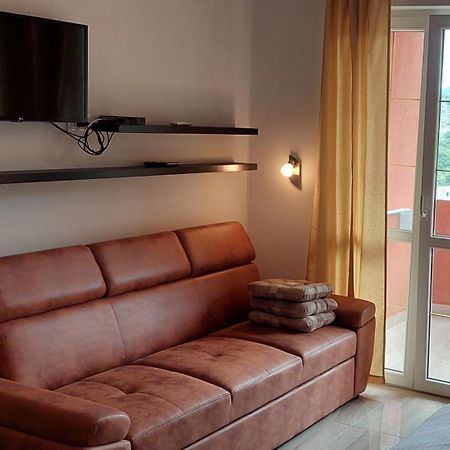 Apartments Danilo Kazanegra 스베티스테판 외부 사진